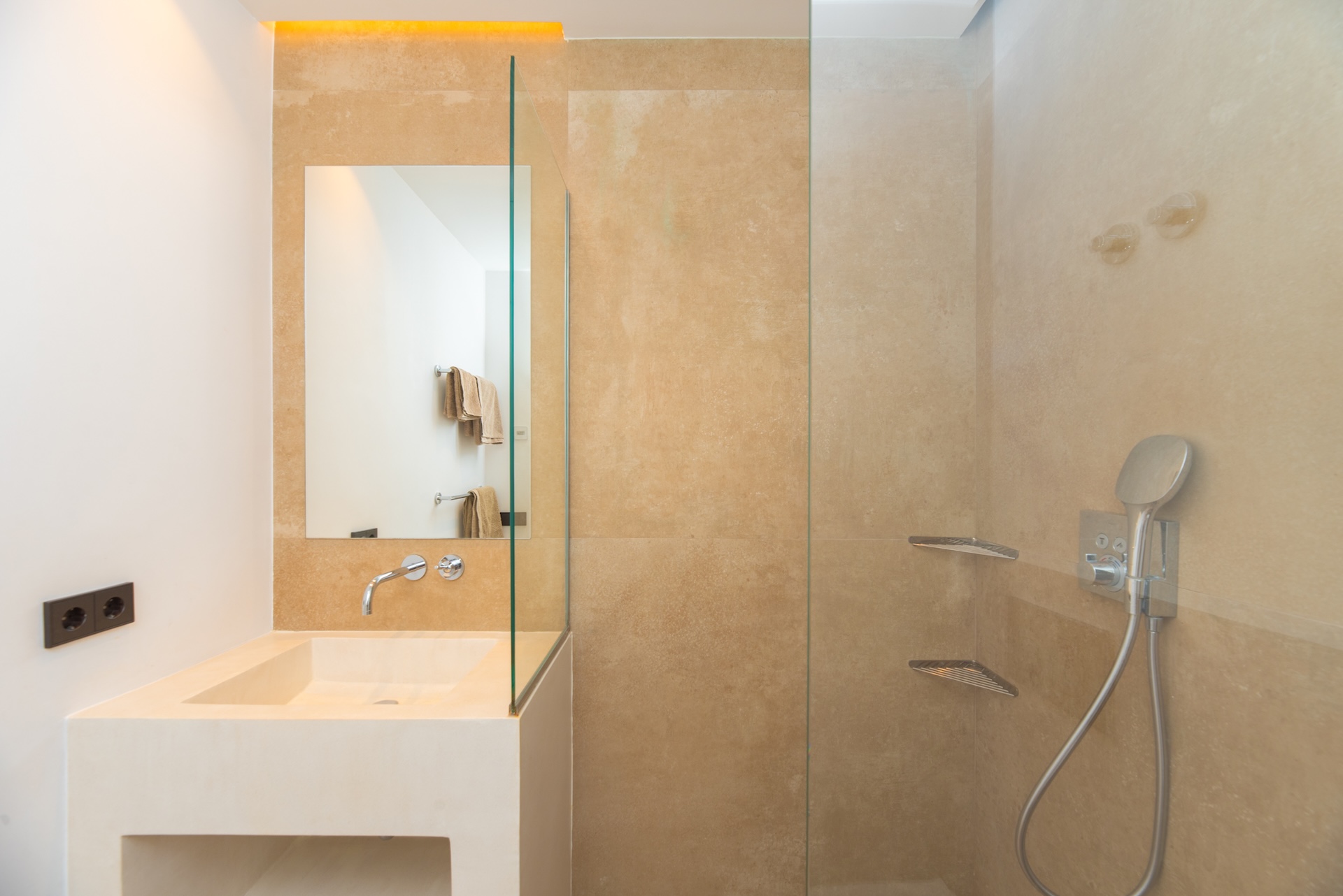 Resa Estates Ibiza sale villa Marlin vieuws bathroom 6.jpg